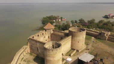 Karadeniz kıyısındaki Bilgorod-Dniestrovsky (Akkerman) Kalesi, bir insansız hava aracından görüş