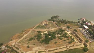 Karadeniz kıyısındaki Bilgorod-Dniestrovsky (Akkerman) Kalesi, bir insansız hava aracından görüş