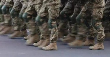 Ukrayna, Kyiv 'deki Khreshchatyk Caddesinde Silahlı Kuvvetler Geçidi