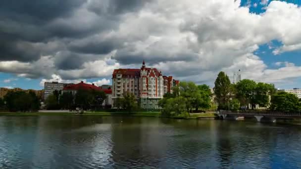 Upływ Czasu Nowe Budynki Nasypie Dolnego Jeziora Kaliningrad — Wideo stockowe