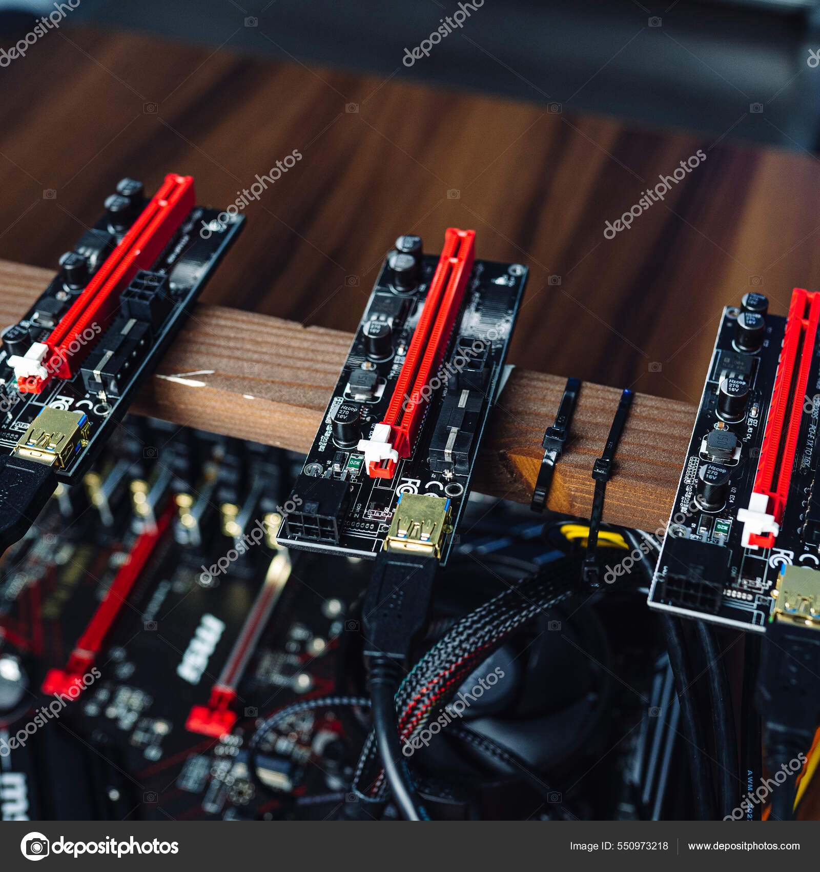 Cryptocurrency Mining Rig Build Computer Gpu Cpu House Memory Ram — Stock  Editorial Photo © Herjeczki #550973218