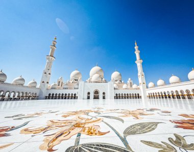 Abu Dabi, Birleşik Arap Emirlikleri - 3 Mart 2022: Abu Dabi 'deki Şeyh Zayed Büyük Camii' nin yakın çekimi