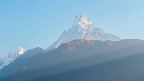 Vista do Monte Machhapuchhre, Área de Conservação de Annapurna, Himalaia, Nepal. — Fotografia de Stock