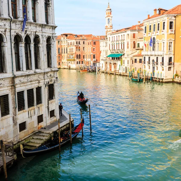 Benátky Itálie Března 2012 Gondolier Vesluje Své Gondole Benátském Velkém — Stock fotografie