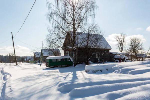 Ранним Зимним Утром Улица Традиционной Русской Деревни Снежную Морозную Зиму — стоковое фото