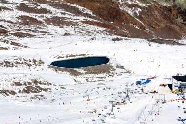 Alps Dağı, kayak merkezi Stubaier Gletscher, Avusturya, Stubai. Üst görünüm