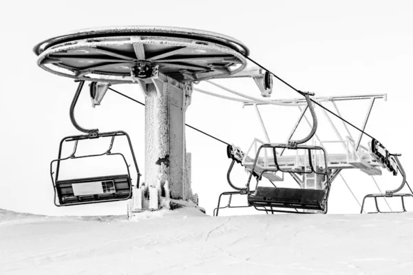 Ανελκυστήρας Σκι Την Παγωμένη Μέρα Χιονοδρομικό Κέντρο Ruka Φινλανδία — Φωτογραφία Αρχείου
