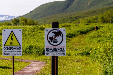 Çitteki uyarı levhası: 