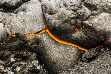 Volkan Tolbachik, Kamçatka, Rusya yakınlarındaki erimiş lav.