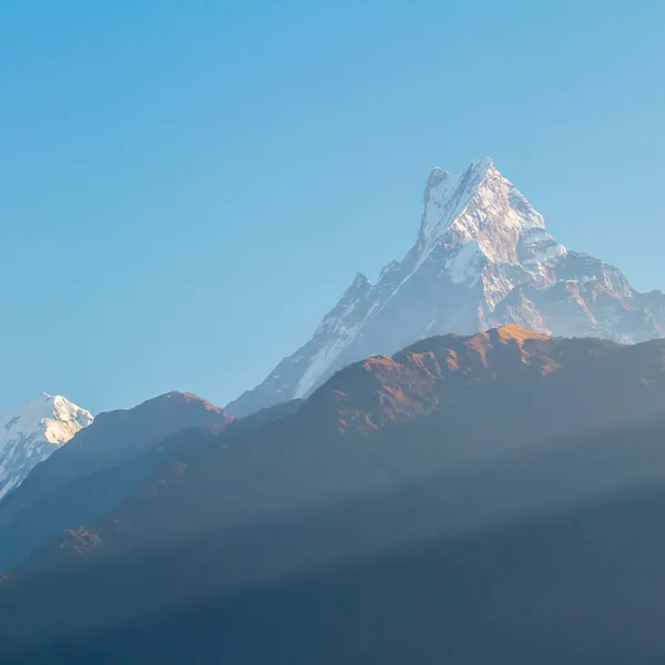 Kilátás a Machhapuchhre-hegyre, Himalája, Nepál. — Stock Fotó