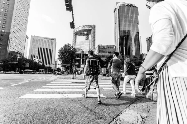 Seoul Südkorea Mai 2017 Fußgänger Überqueren Die Straße Der Innenstadt — Stockfoto