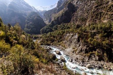 Himalayalar, Marsyangdi Dağları nehir vadisi, Nepal, Annapurna koruma alanı