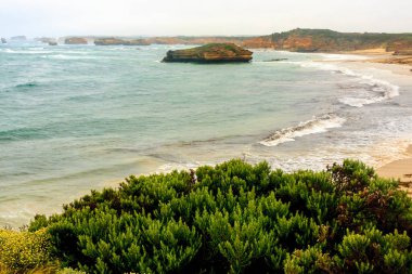 Büyük okyanus yolunun güzel deniz manzarası, Port Campbell Ulusal Parkı, Victoria, Avustralya