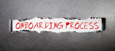 Portre üzerinde tutan bir kart Onboarding işlem iletisi ile işletme kavramı resmi yumuşak odak arka plan ve vintage sesi ile işadamı