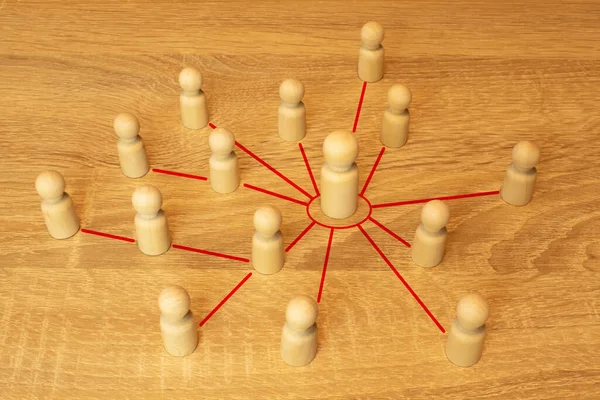 Líder Está Conectado Con Los Empleados Por Una Amplia Red — Foto de Stock