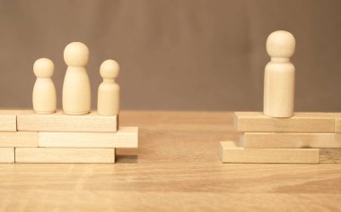 Birkaç aşık bariyeri ikiye böldü. İlişkileri bozma, ayrılık ve kavga kavramı. Aile psikoloğu hizmetleri. Boşanma ve mal paylaşımı. Minimalizm. Uzaktan aşk