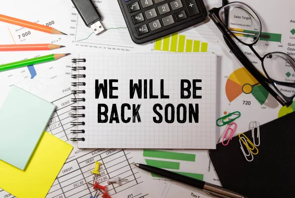 Not defterine, beyaz arka planda dizüstü bilgisayarı olan bir mesajla geri döneceğiz.