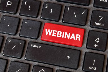 Webinar düğmesi konsepti olan Bilgisayar klavyesini giy.
