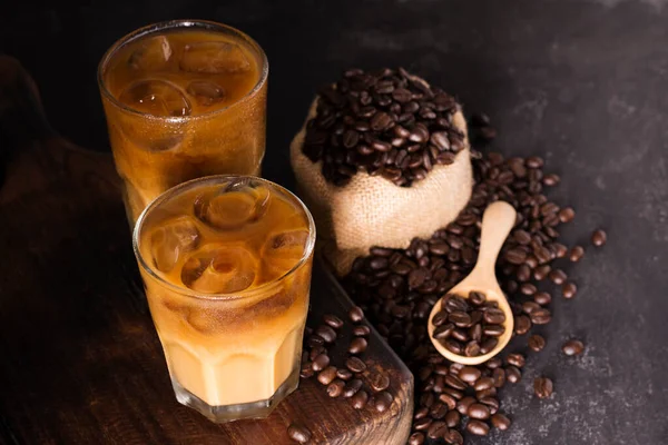 Kaffee Eisgekühlter Latte Einem Glas Milch Oder Sahne Zusammen Mit — Stockfoto