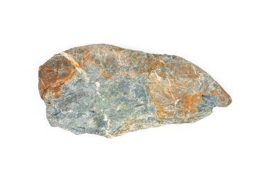 Beyaz arkaplanda izole kayalar veya taşlar