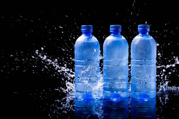 Acqua Potabile Pulita Acqua Minerale Una Bottiglia Plastica Blu Con — Foto Stock