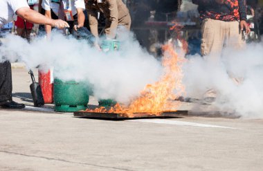 Simulate gas leak firefighting training. and primary fire evacuation for safety in tall buildings or industrial plants