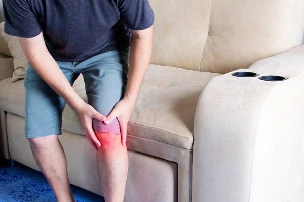 Erkeklerin eklem ağrısı, eklem iltihabı ve tendon sorunları var. Gut ve ürik asit yüzünden kas iltihabı yaralanması.