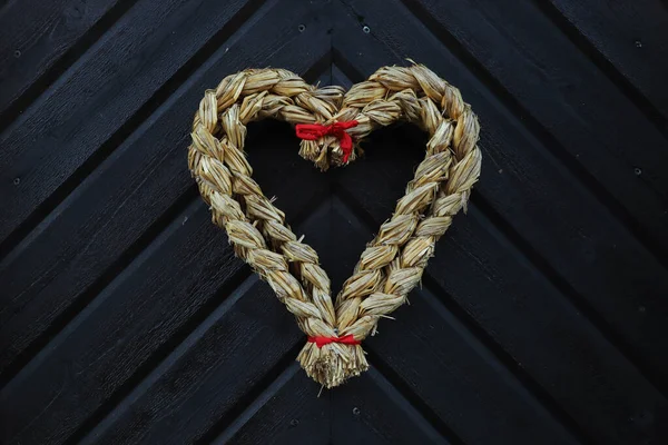 Straw Heart Door Decoration — Stock Photo, Image