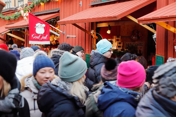 Estocolmo Suécia Novembro 2019 Mercado Natal Lotado Com Barracas Mercado — Fotografia de Stock