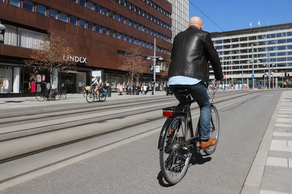 Stockholm Sweden May 2021 Rear View Male Cyclist Rides Bike — Stock Photo, Image
