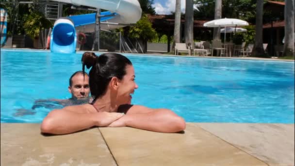 Brazilian Couple Forty Years Old Kissing Pool Sunny Day — Stock Video