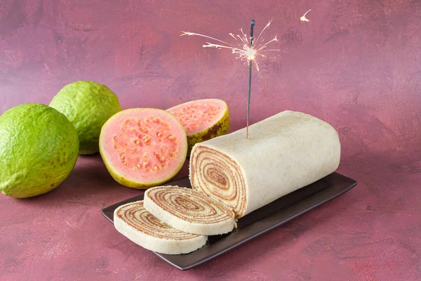 Sliced Roll Cake Sparples Candle Next Guavas — Stock fotografie