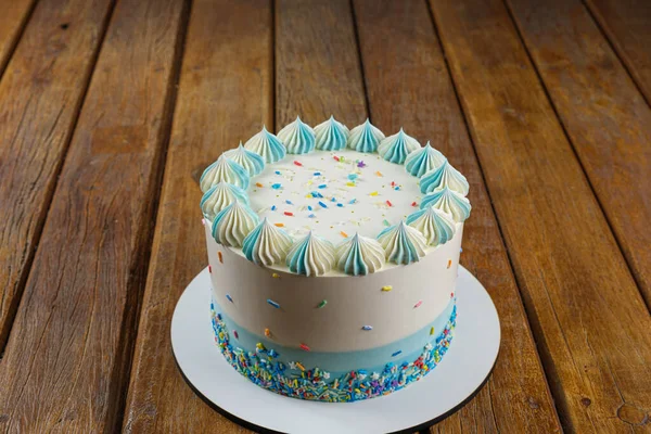 Zefir şeklinde kremalı vanilyalı pasta..