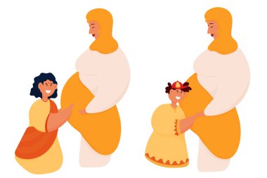 Hintli hamile kadın kızına ve oğluna sarılıyor.