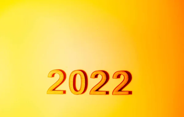 2022年 有阴影的数字 背景五彩斑斓 新年佳节的概念 简约主义风格 复制空间 — 图库照片