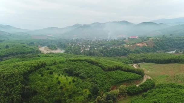 Drone Ansicht Der Landschaft Tropischen Asiatischen Bergen Atmosphärische Luftaufnahme Eines — Stockvideo