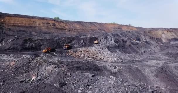 러시아의 벨로보 2019 채석장에서 석탄을 채굴하는 과정을 공중에서 것이다 노란색 — 비디오