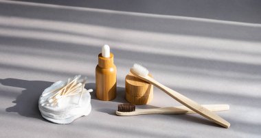 Doğal sıfır atık banyo ürünleri. Sürdürülebilir yaşam tarzı için tuvalet malzemeleri, kozmetik ürünleri.