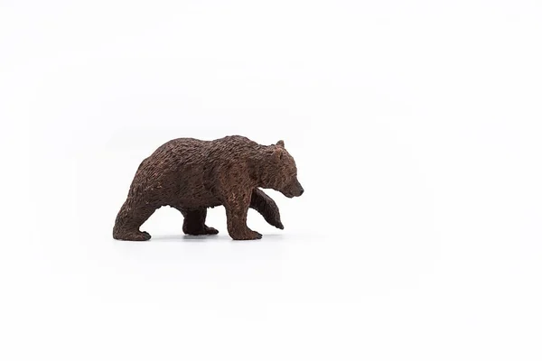 おもちゃ動物フィギュア茶色クマ上の白 — ストック写真