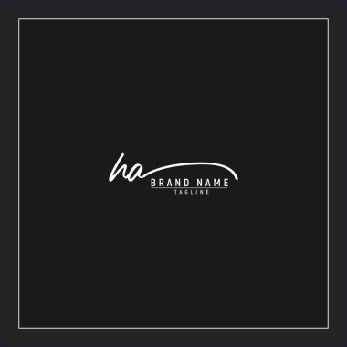 Lüks ilk HA logosu imzalı el yazısı imzası siyah arkaplanda izole edildi