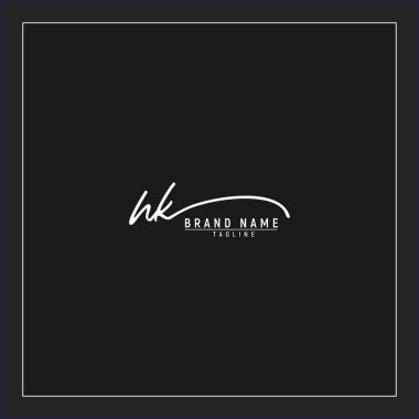 Lüks ilk HK logosu imzalı el yazısı imzası siyah arkaplanda izole edildi