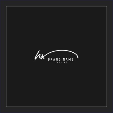 Lüks ilk HX logosu imzalı el yazısı imzası siyah arkaplanda izole edildi
