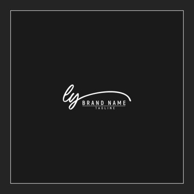 Lüks LY başlangıç logosu imzalı el yazısı imzası siyah arkaplanda izole edilmiş
