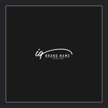 lüks IQ başlangıç logosu imzalı el yazısı imzası siyah arkaplanda izole edilmiş