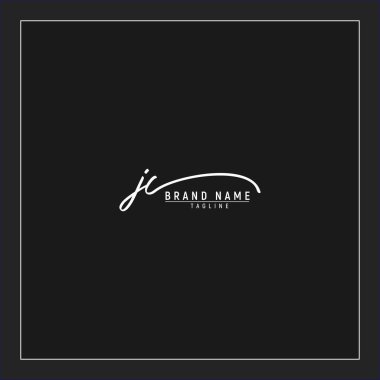 Lüks ilk JC logosu imzalı el yazısı imzası siyah arkaplanda izole edildi