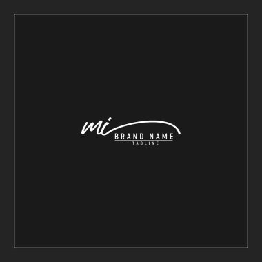 Lüks ilk MI logosu imzalı el yazısı imzası siyah arkaplanda izole edildi