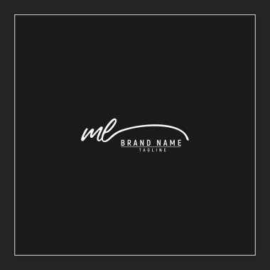 lüks ilk ML logosu imzalı el yazısı imzası siyah arkaplanda izole edildi
