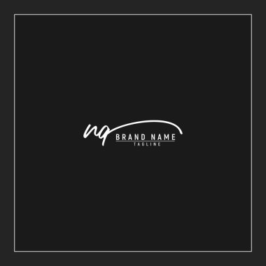 lüks ilk NQ logosu imzalı el yazısı imzası siyah arkaplanda izole edildi