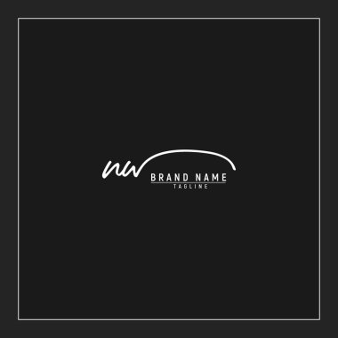 Lüks ilk NW logosu imzalı el yazısı imzası siyah arkaplanda izole edildi