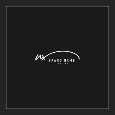 lüks ilk NX logosu imzalı el yazısı imzası siyah arkaplanda izole edildi